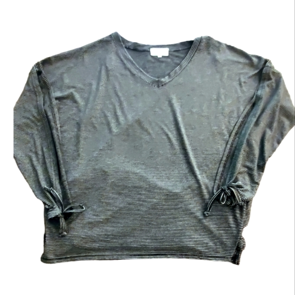 Thyme & Honey Long Open Sleeve Navy White rayon top L